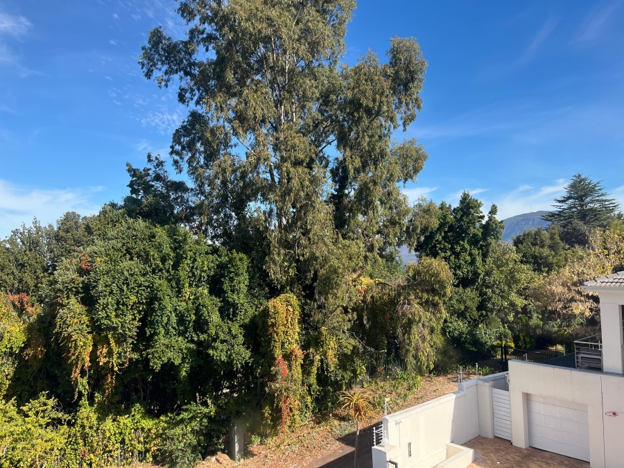 3 Bedroom Property for Sale in Bishopscourt Western Cape